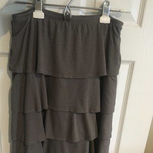 Gray, tiered jersey skirt